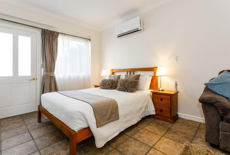 Inn The Tuarts Guest Lodge Busselton Accommodation - Adults Only Esterno foto