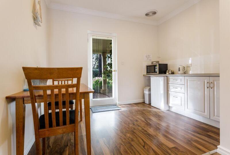 Inn The Tuarts Guest Lodge Busselton Accommodation - Adults Only Esterno foto