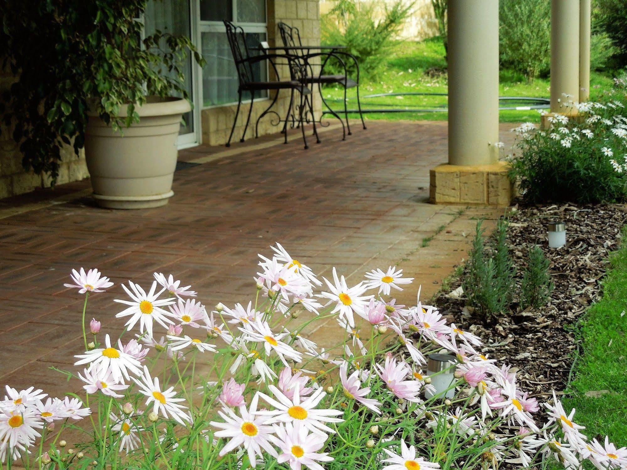 Inn The Tuarts Guest Lodge Busselton Accommodation - Adults Only Esterno foto